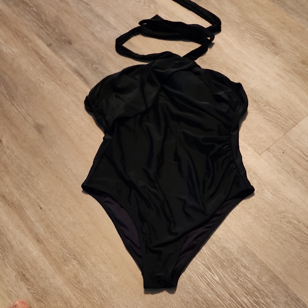 Elegant Black Women's Swimsuit